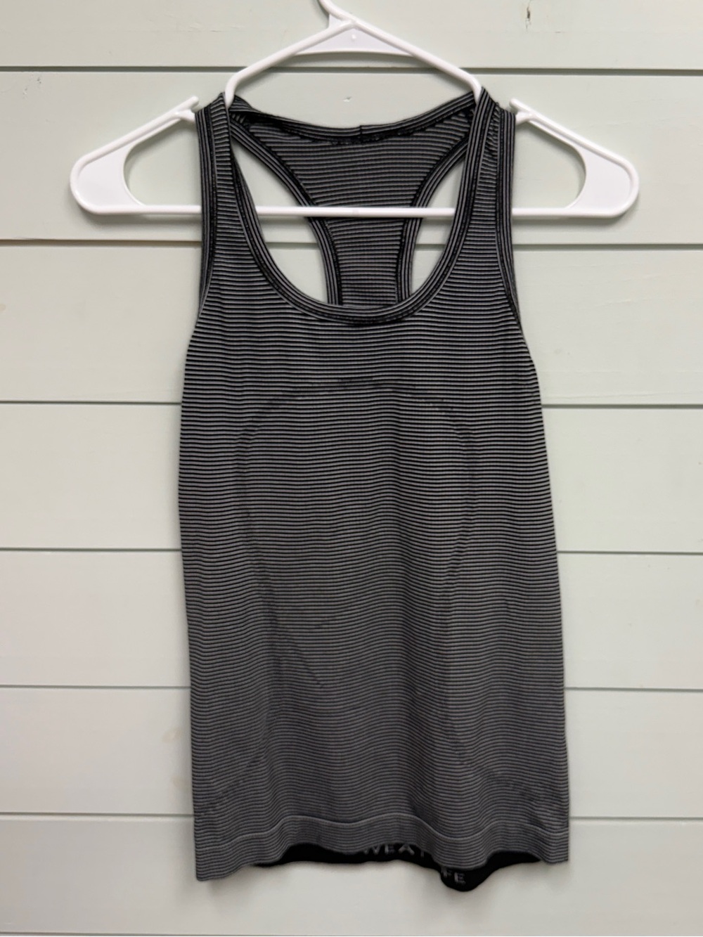 Lululemon swiftly tank top black and white striped women’s size 6